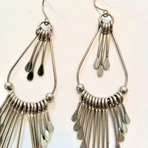 Blue drop silver toned earrings. - Picture 4 of 4
